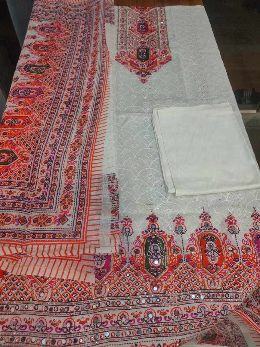 WhatsApp Image 2025-10-20 at 22.02.48_58b66f32