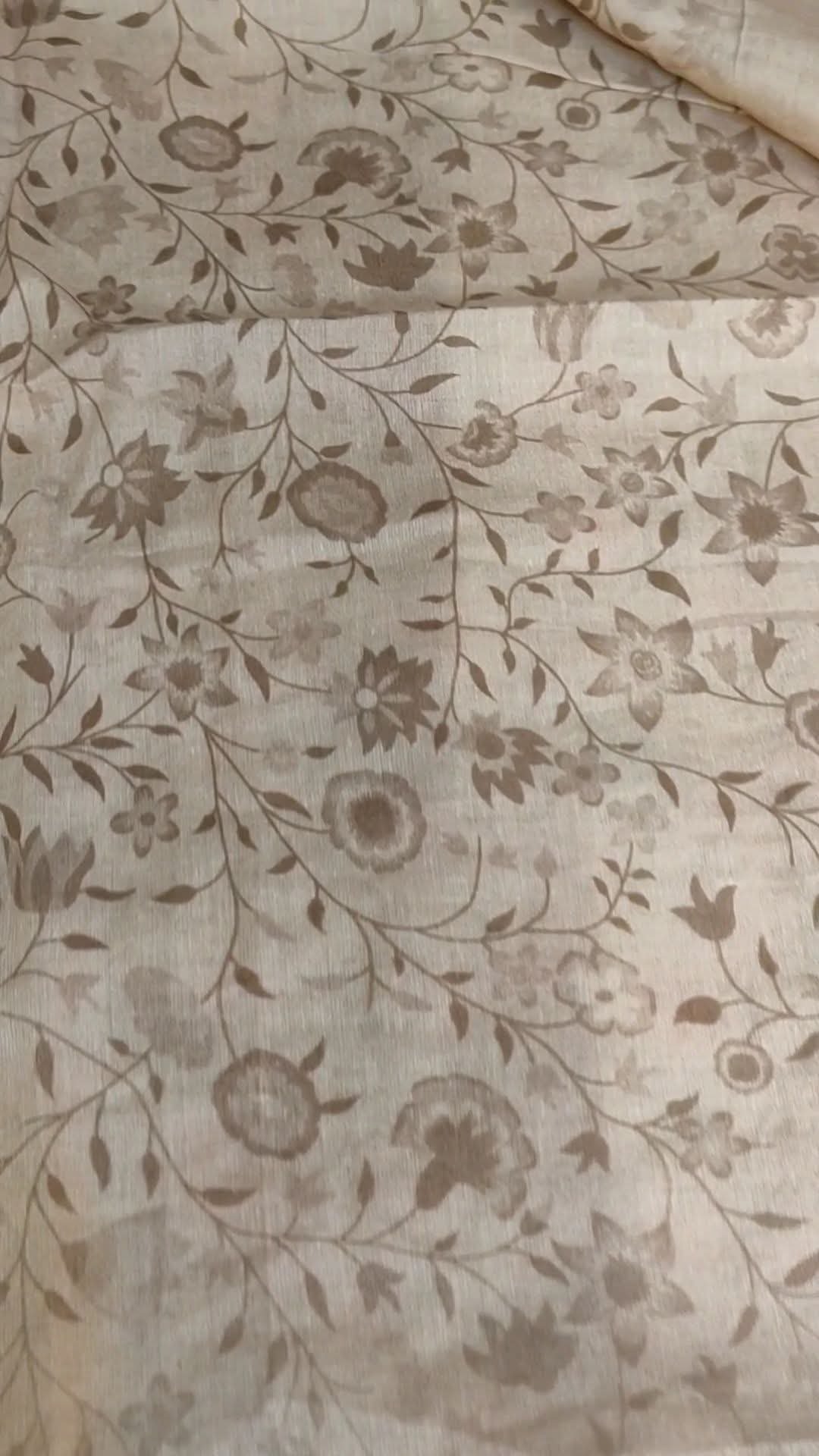 অফ হোয়াইট কালার সফট কটন আনস্টিচড থ্রি পিস - Image 2