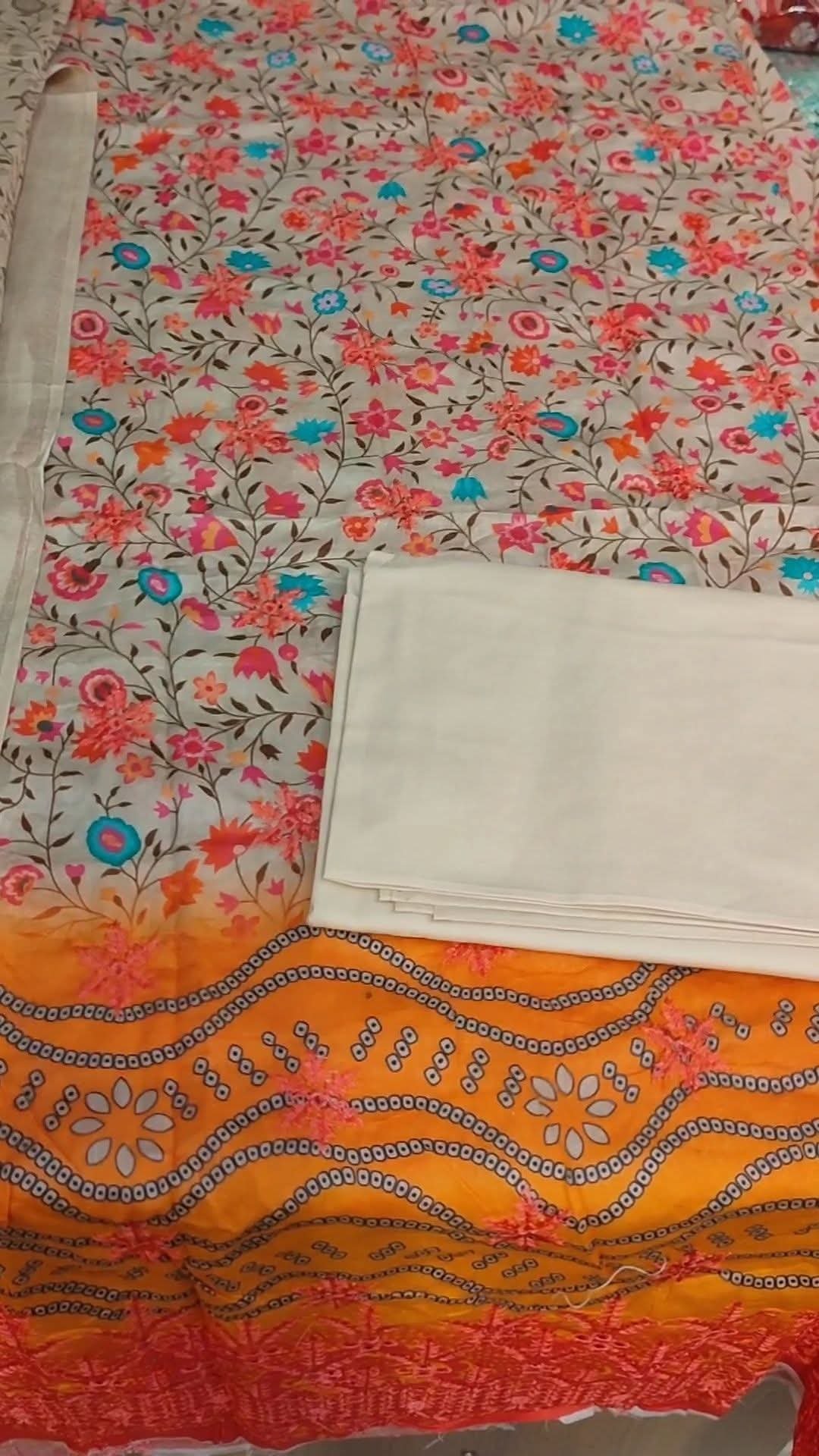 অফ হোয়াইট কালার সফট কটন আনস্টিচড থ্রি পিস - Image 3